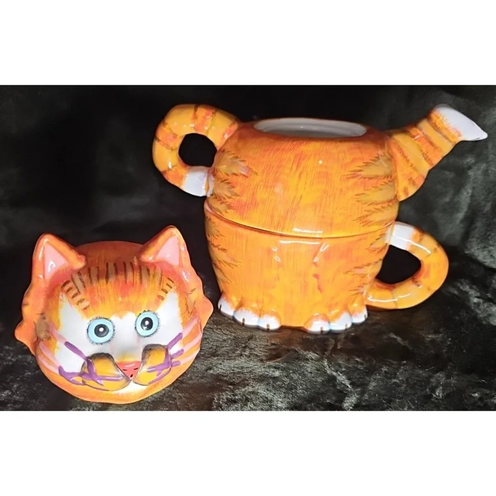 3 Piece‎ Teapot, Cat head as lid, Teapot, and Cup underneath. Unique
